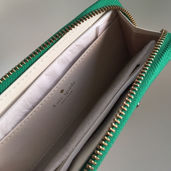 Kate Spade Jazzy Patent Green Wristlet - Picture 3 of 7